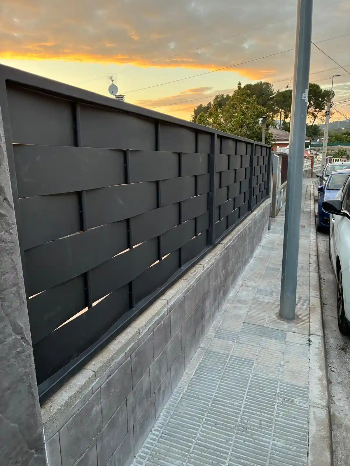 Valla metálica Detalle de valla metálica con soldadura homologada